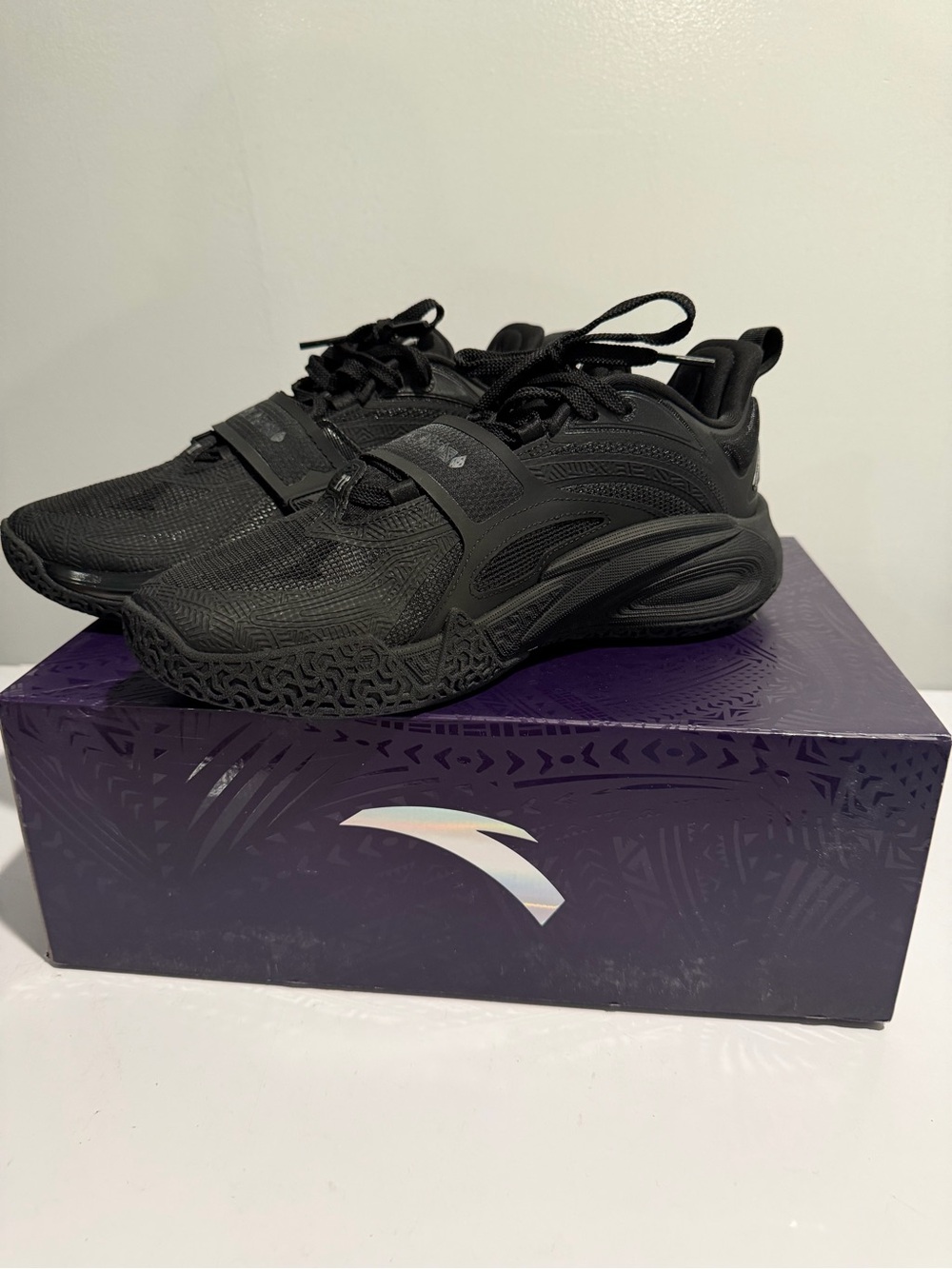 Size 9.5 - ANTA Kai 1 Yin "Triple Black"